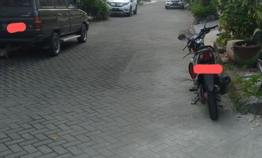 SEWA / KONTRAKAN RUMAH MURAH DI TAMAN WISATA REGENCY DEKAT WIYUNG DAN PAKUWON MALL