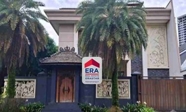 Rumah mewah Hook 3 lantai harga murah di Jakapermai Bekasi.