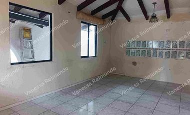 Rento propiedad comercial sector el Triángulo totalmente independiente