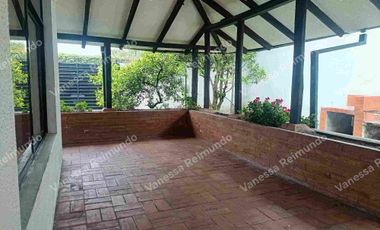 Rento propiedad comercial sector el Triángulo totalmente independiente