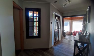 Coyhaique Vende  de Oportunidad en sector de alta plusvalía: casa familiar con gran terreno