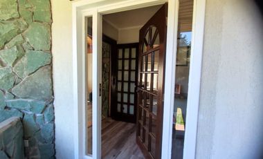 Coyhaique Vende  de Oportunidad en sector de alta plusvalía: casa familiar con gran terreno