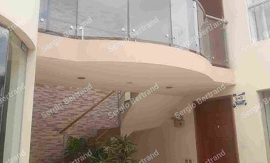 Vendo Excelente departamento 1er piso en Condominio 3 dorm Av la Molina - Sol de la Molina - La molina.