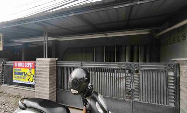 rumah siap huni pinggir jln raya 220 M2