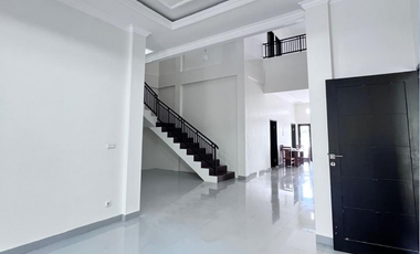 Dijual Rumah Mewah di Kawasan Elit Lam Ara - Halaman Sangat Luas dengan Tanah Seluas 763 M2!