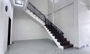 Dijual Rumah Mewah di Kawasan Elit Lam Ara - Halaman Sangat Luas dengan Tanah Seluas 763 M2!