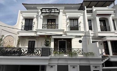 Rumah Mewah di Cilandak Jakarta Selatan, Full Fasilitas & Privtae Lift