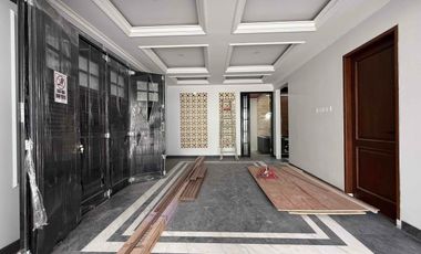 Rumah Mewah di Cilandak Jakarta Selatan, Full Fasilitas & Privtae Lift