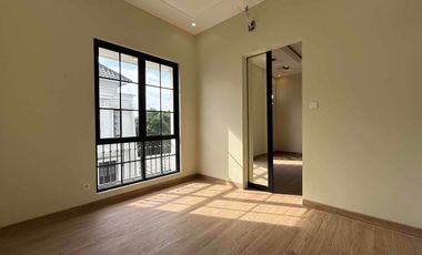 Rumah Mewah di Cilandak Jakarta Selatan, Full Fasilitas & Privtae Lift