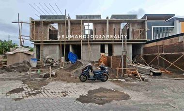 Rumah Mewah Full Furnish Kolam Renang Proses Bangun Di JL. Kaliurang km 9,5