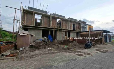 Rumah Mewah Full Furnish Kolam Renang Proses Bangun Di JL. Kaliurang km 9,5