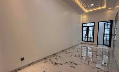 Rumah Modern Classic Siap Huni Posisi di Hook, Beji Depok. Nempel Jaksel
