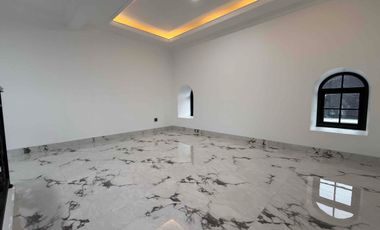 Rumah Modern Classic Siap Huni Posisi di Hook, Beji Depok. Nempel Jaksel