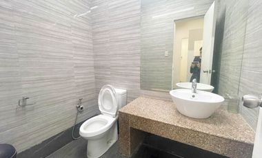 132 sqm Ground floor with Frontage Makati Office Space for Rent Lease Commercial Retail Don Chino Roces Avenue Pasong Tamo near Salcedo Village, Pobla