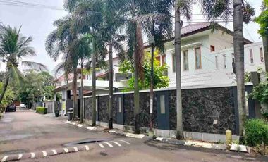 Dijual Cepat Rumah Asri Huk di Bintaro Jaya Jakarta Selatan