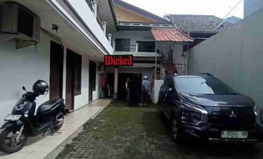 Dijual rumah kost aktif 27 kamar di Jatinegara kaum Pulo gadung