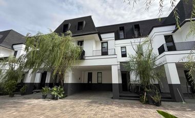 RUMAH SIAPHUNIDI PONDOK INDAH JAKARTA SELATAN PRIVATE POOL