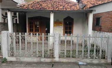 Jual Cepat Rumah Lokasi Sangat Strategis Cocok Untuk Kos-kosan