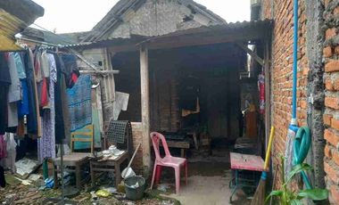 Jual Cepat Rumah Lokasi Sangat Strategis Cocok Untuk Kos-kosan