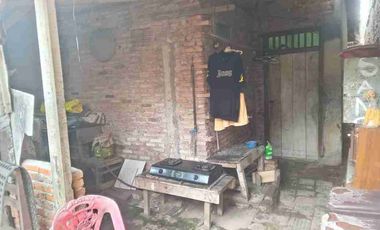 Jual Cepat Rumah Lokasi Sangat Strategis Cocok Untuk Kos-kosan