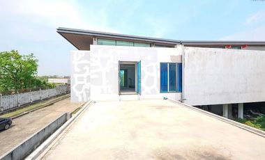 Large Corner Single House with Swimming Pool! Quiet & Private – Panya Indra P.7 Land size 362.7 sq.wah | Usable area 1,600 sq.m.