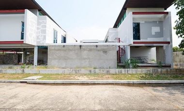 Large Corner Single House with Swimming Pool! Quiet & Private – Panya Indra P.7 Land size 362.7 sq.wah | Usable area 1,600 sq.m.