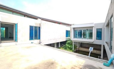 Large Corner Single House with Swimming Pool! Quiet & Private – Panya Indra P.7 Land size 362.7 sq.wah | Usable area 1,600 sq.m.