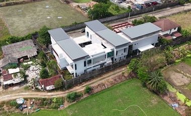 Large Corner Single House with Swimming Pool! Quiet & Private – Panya Indra P.7 Land size 362.7 sq.wah | Usable area 1,600 sq.m.