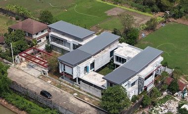 Large Corner Single House with Swimming Pool! Quiet & Private – Panya Indra P.7 Land size 362.7 sq.wah | Usable area 1,600 sq.m.