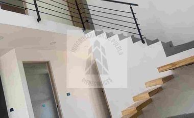 VENTA DE CASA EN RESIDENCIAL CUATRO VIENTOS 
CUAUTLANCINGO  con amenidades alberca salón de usos múltiples cerca de VW OUTLET PARQUE ALMEYAL con LAGO