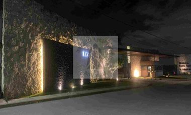 VENTA DE CASA EN RESIDENCIAL CUATRO VIENTOS 
CUAUTLANCINGO  con amenidades alberca salón de usos múltiples cerca de VW OUTLET PARQUE ALMEYAL con LAGO