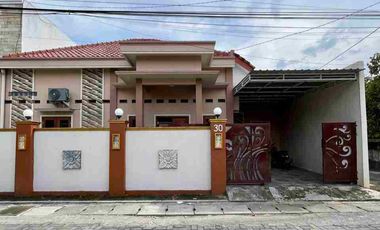 Rumah Modern Minimalis Tanah Luas Di JL. Nitikan Baru Dekat XT Square, UAD