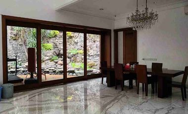 Rumah megah & besar, siap huni, tdk banjir