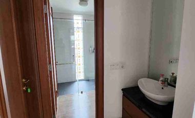 Rumah megah & besar, siap huni, tdk banjir