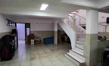 Rumah megah & besar, siap huni, tdk banjir