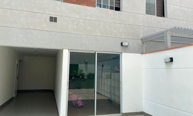 ALQUILO DEPARTAMENTO MAS ESTACIONAMIENTO EN CHORRILLOS- AV. LOS GORRIONES