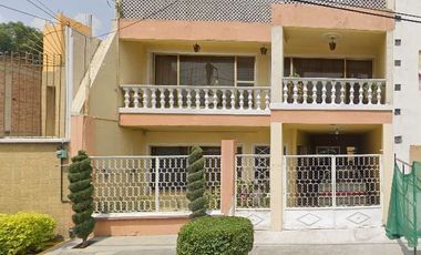 CASA EN VENTA EN CALLE ZAHUATLAN, COLONIA LA ROMANA, TLALNEPANTLA