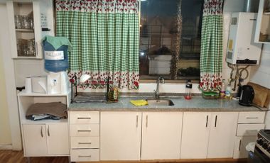 Se arriendan piezas amobladas