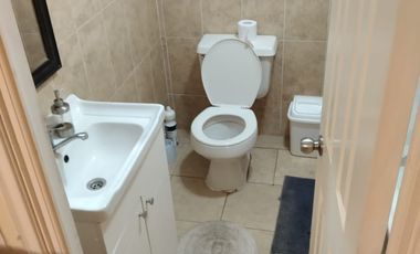 Se arriendan piezas amobladas