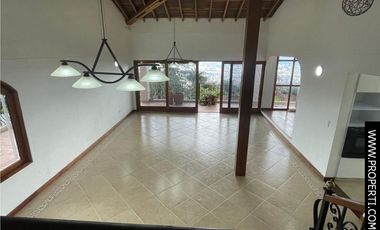 Casa en Arriendo Sector Loma del Escobero - Envigado