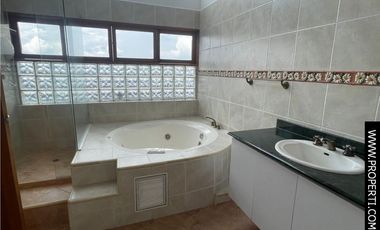 Casa en Arriendo Sector Loma del Escobero - Envigado