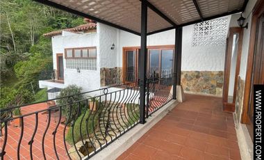 Casa en Arriendo Sector Loma del Escobero - Envigado