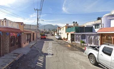 PRECIOSA CASA A UN COSTADO DE COSMOPOL