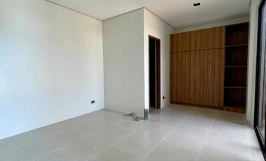 5BR House and Lot for Sale in Savannah Green Plains Angeles Pampanga Corner Lot with Pool