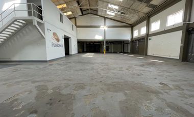 Bodega Alquilo 2.000 M2 / Excelente vitrina / Sobre Principal / $20 Millones / Yumbo Acopi
