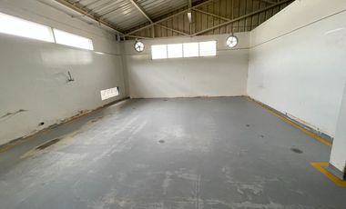 Bodega Alquilo 2.000 M2 / Excelente vitrina / Sobre Principal / $20 Millones / Yumbo Acopi