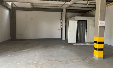 Bodega Alquilo 2.000 M2 / Excelente vitrina / Sobre Principal / $20 Millones / Yumbo Acopi