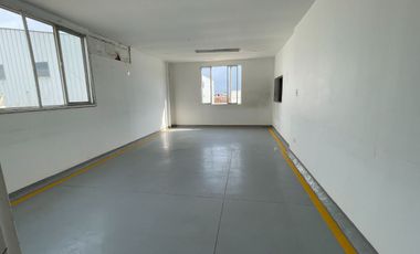 Bodega Alquilo 2.000 M2 / Excelente vitrina / Sobre Principal / $20 Millones / Yumbo Acopi