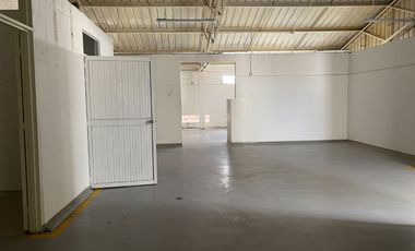 Bodega Alquilo 2.000 M2 / Excelente vitrina / Sobre Principal / $20 Millones / Yumbo Acopi
