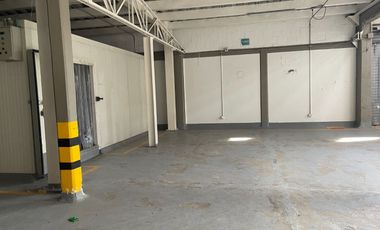Bodega Alquilo 2.000 M2 / Excelente vitrina / Sobre Principal / $20 Millones / Yumbo Acopi